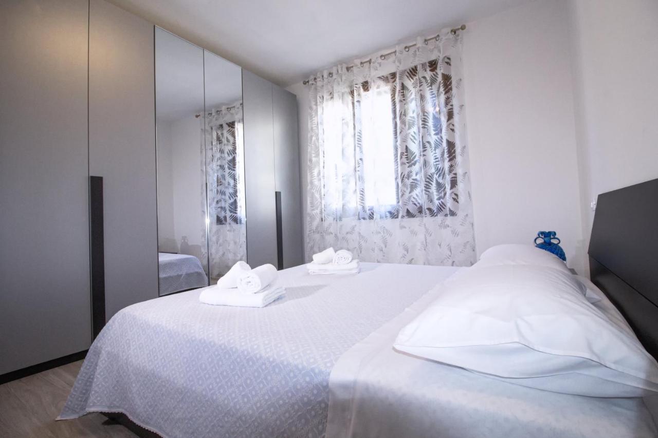 Dd House Family Holiday Apartment Cecina  Exteriér fotografie