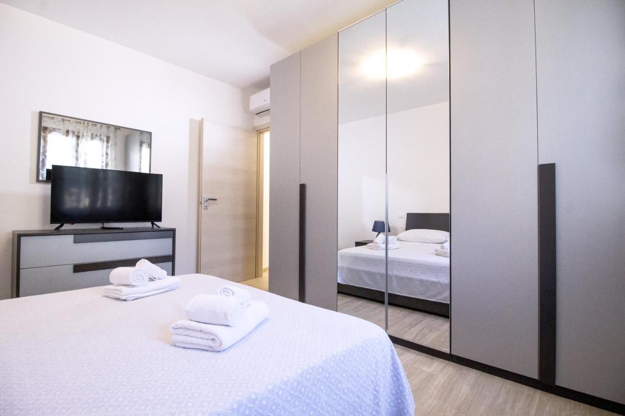Dd House Family Holiday Apartment Cecina  Exteriér fotografie