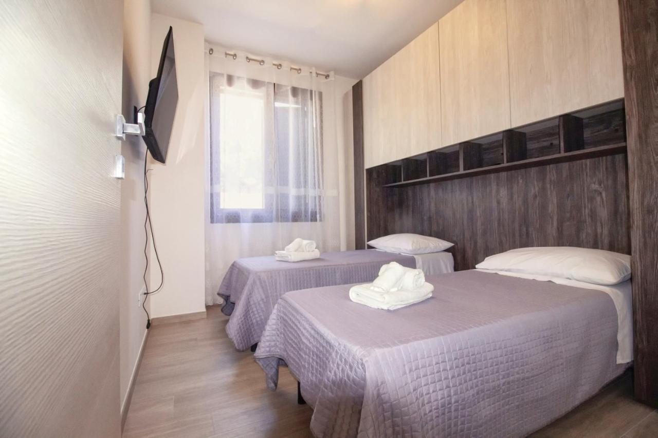 Dd House Family Holiday Apartment Cecina  Exteriér fotografie