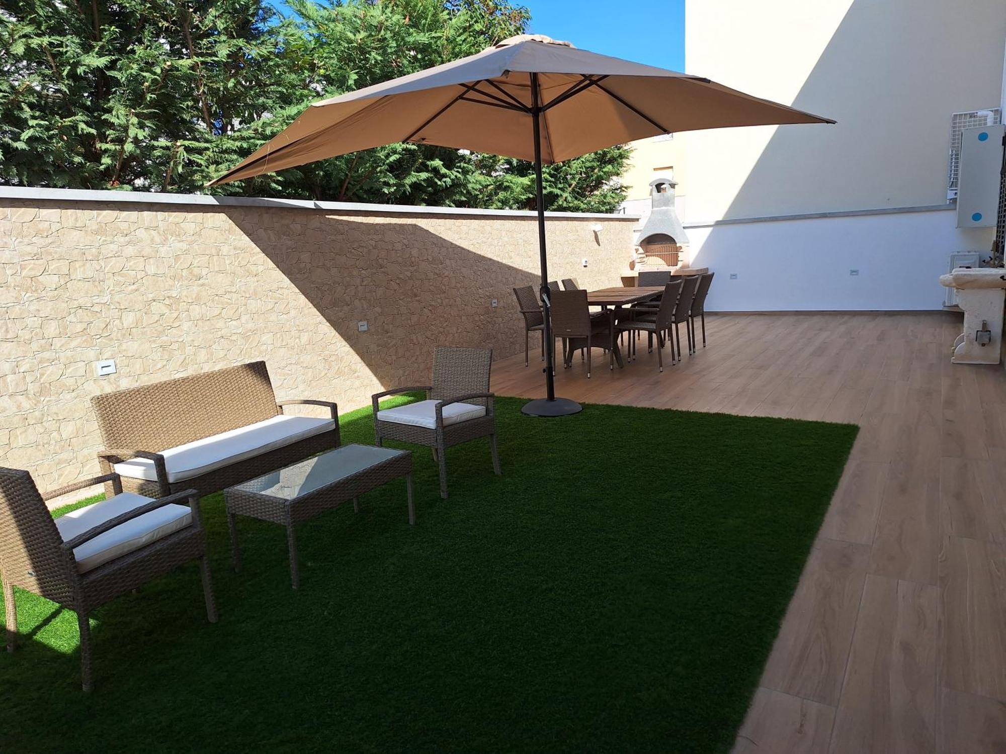 Dd House Family Holiday Apartment Cecina  Exteriér fotografie
